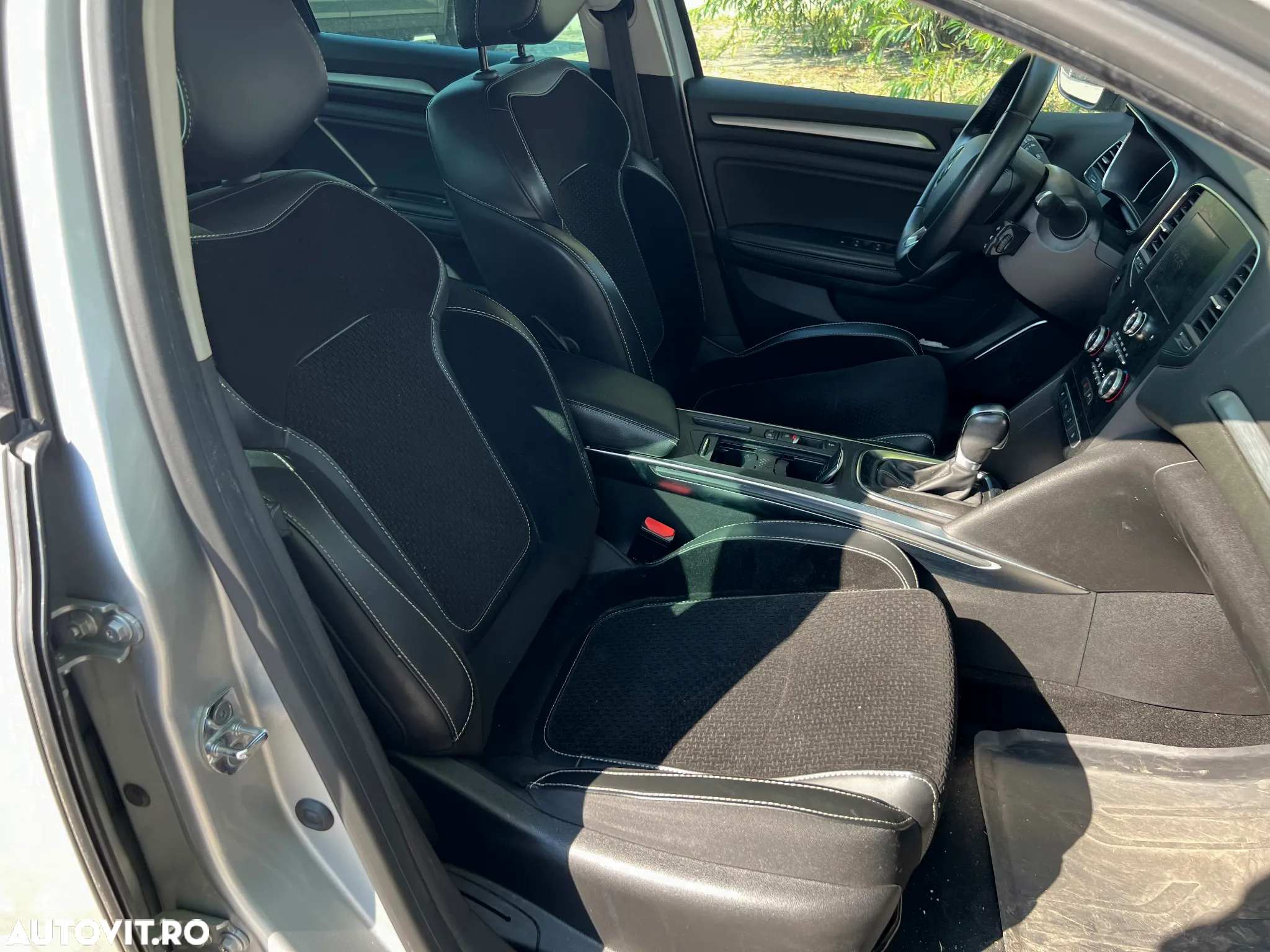 Renault Megane TCe 140 EDC GPF Intens - 11