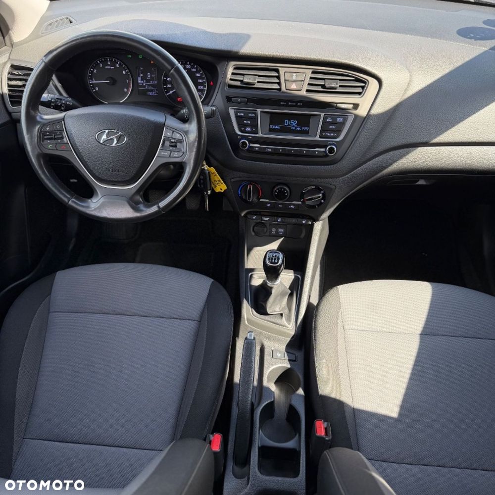 Hyundai i20 - 24