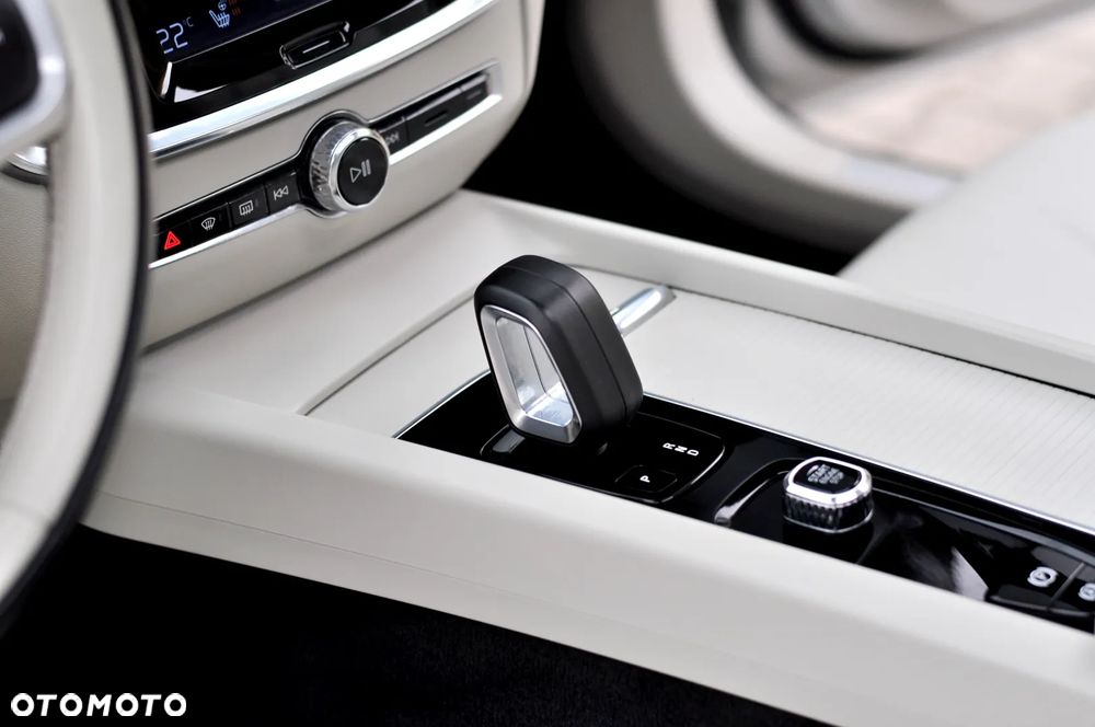 Volvo V60 B4 D Geartronic Momentum Pro - 32