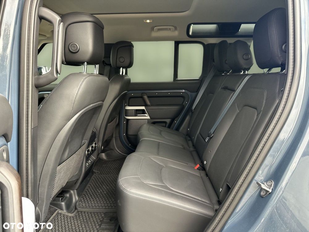 Land Rover Defender - 14