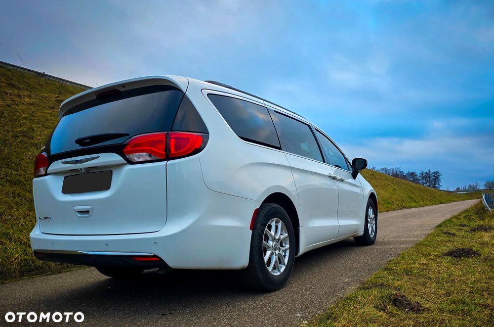 Chrysler Pacifica - 6