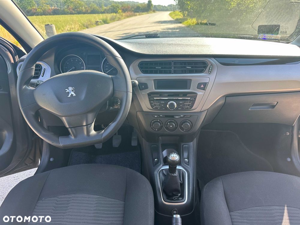 Peugeot 301 - 4