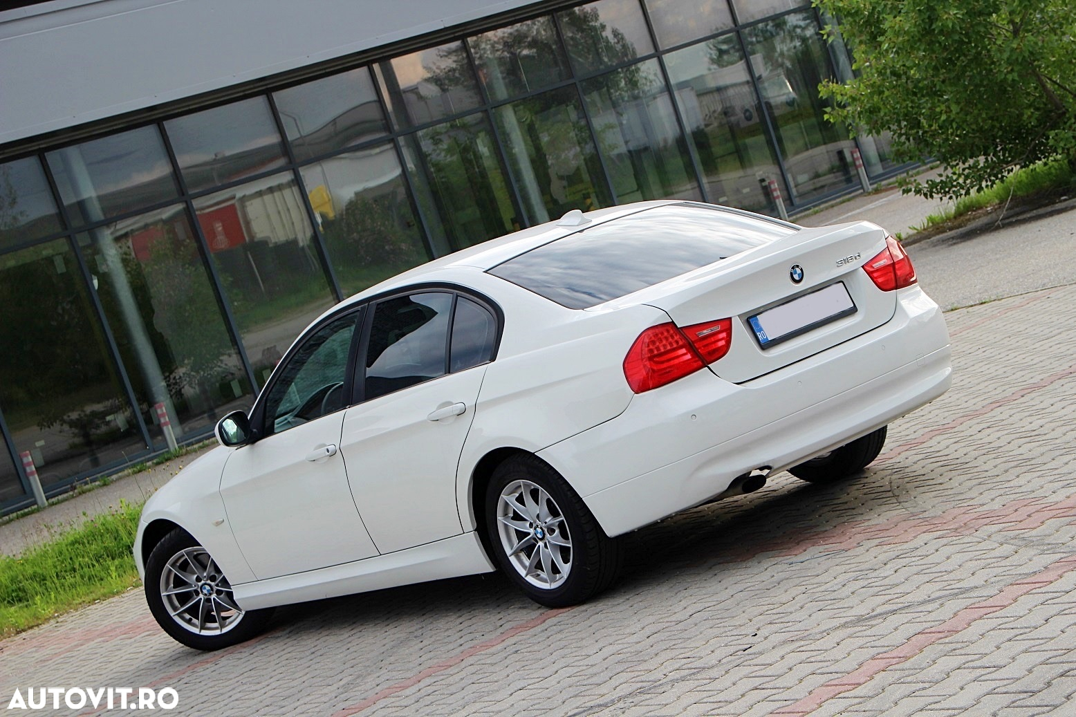 BMW Seria 3 318d - 12