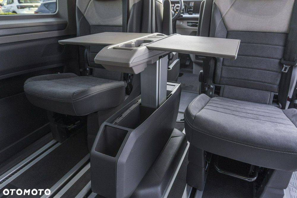 Volkswagen Multivan - 24