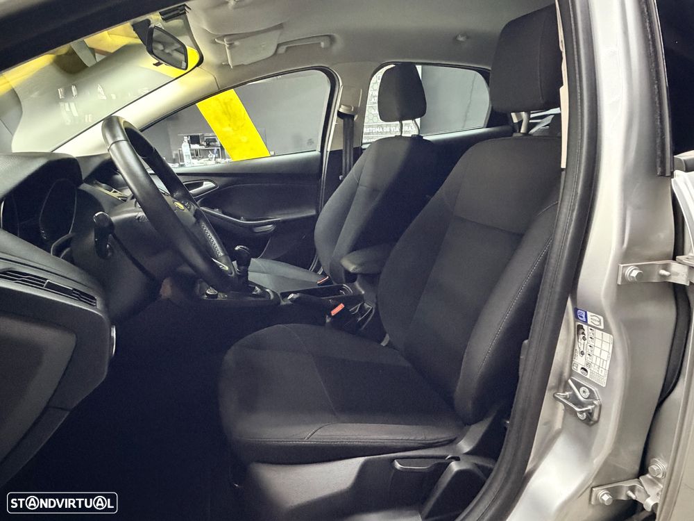 Ford Focus 1.0 EcoBoost S&S COOL&CONNECT DESIGN - 16