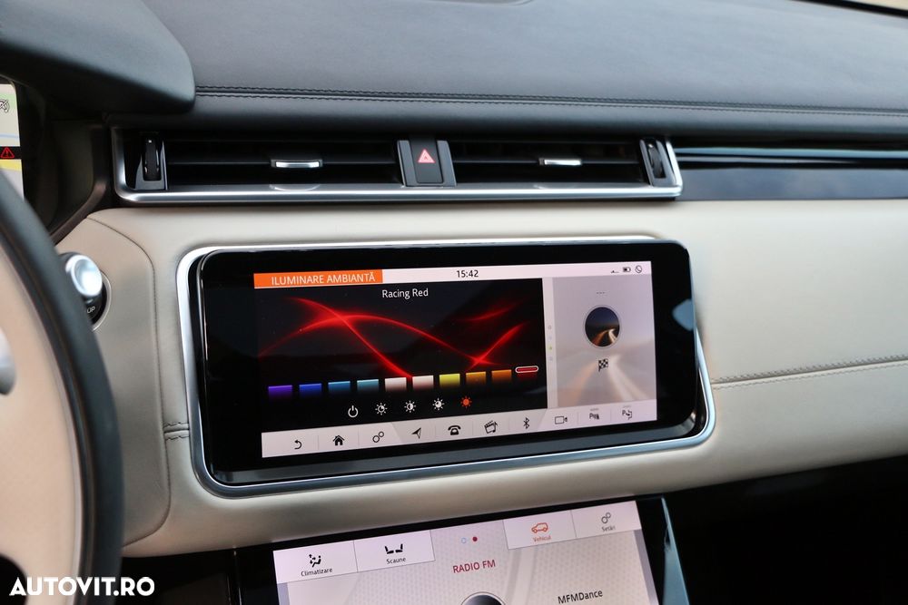 Land Rover Range Rover Velar 3.0 R-Dynamic HSE - 32