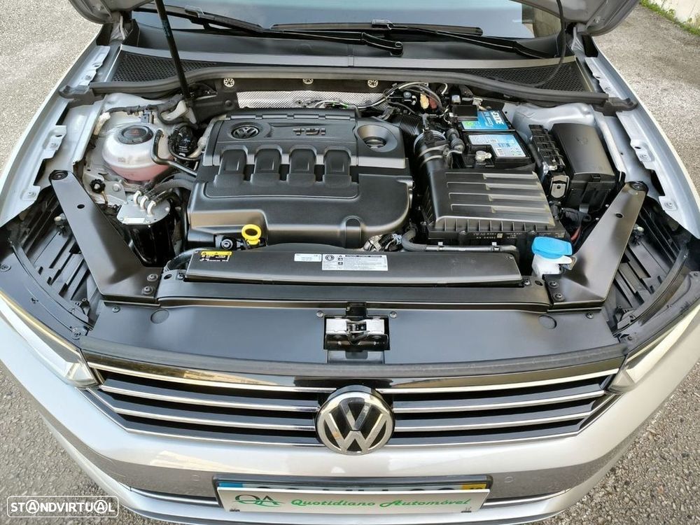VW Passat 2.0 TDI Business P.DSG - 55