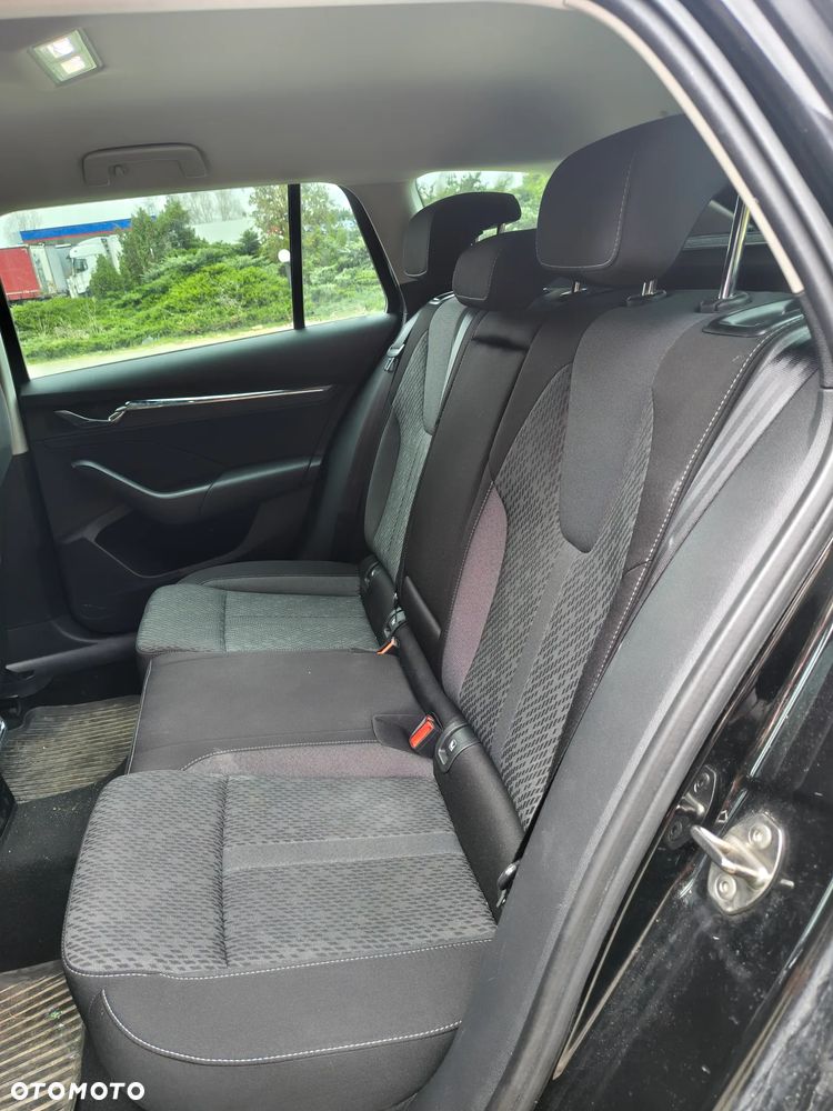 Skoda Octavia 1.5 TSI ACT Active - 12