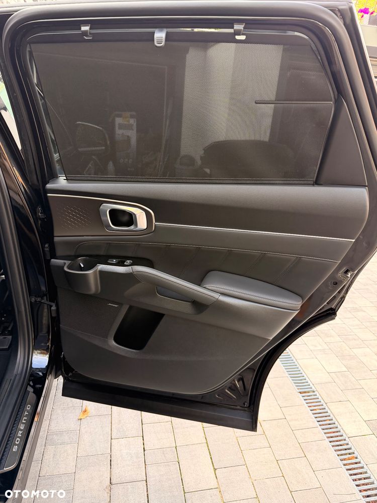 Kia Sorento - 38