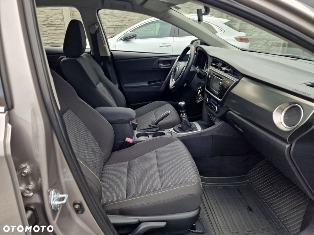 Toyota Auris 1.6 Valvematic Executive - 22