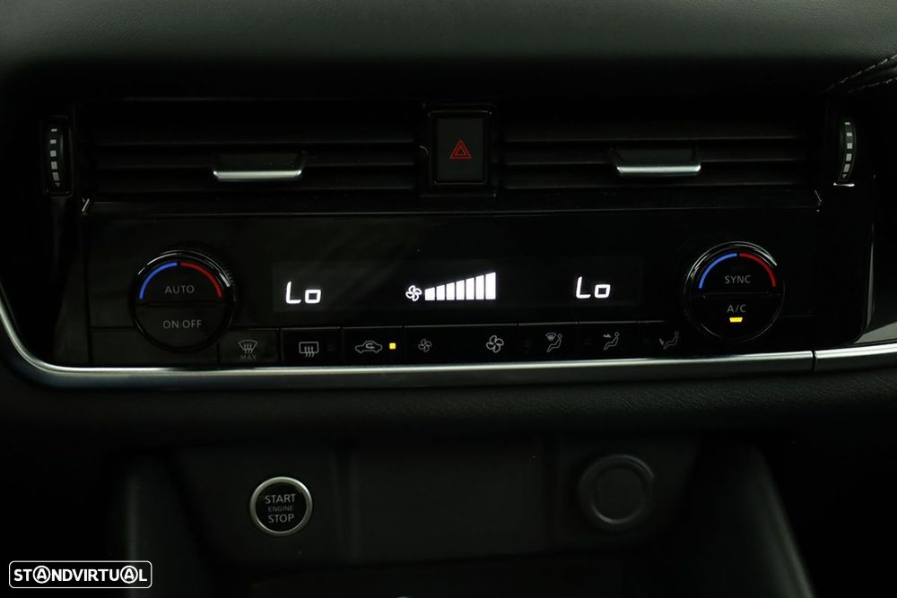 Nissan Qashqai 1.3 DIG-T N-Connecta LED Xtronic - 12