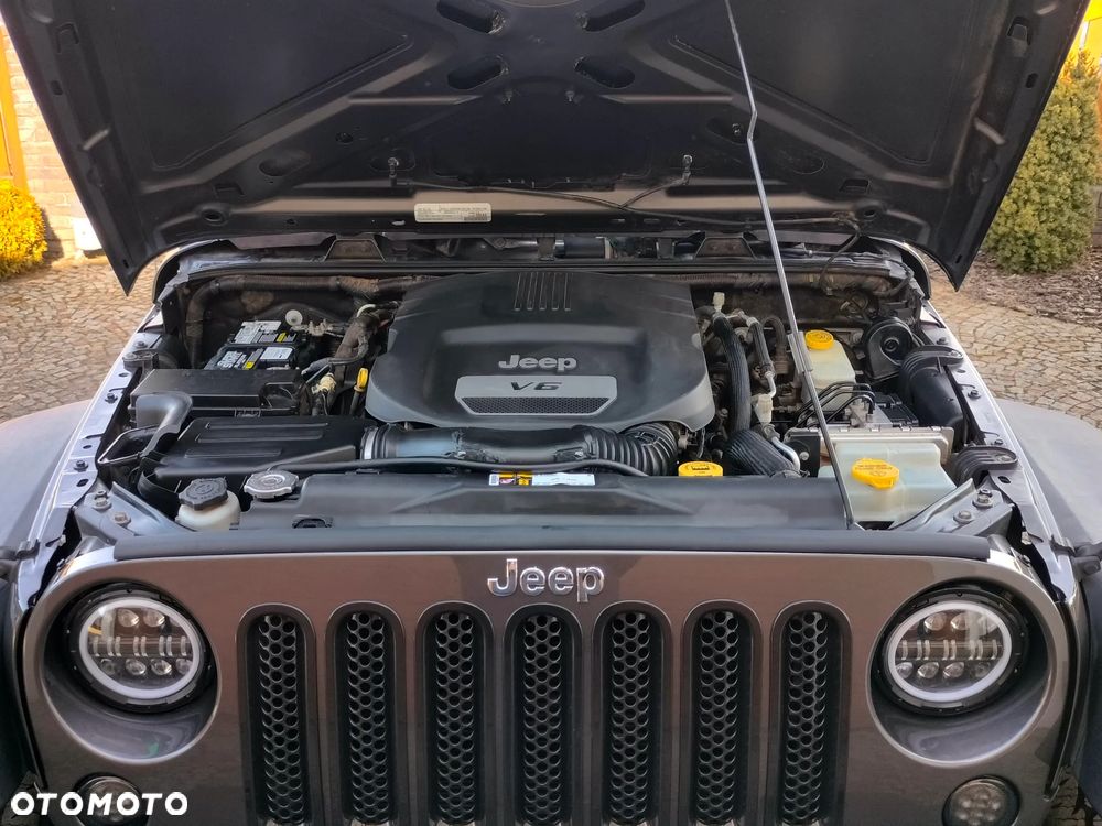 Jeep Wrangler Unlimited 3.6 Automatik X - 8