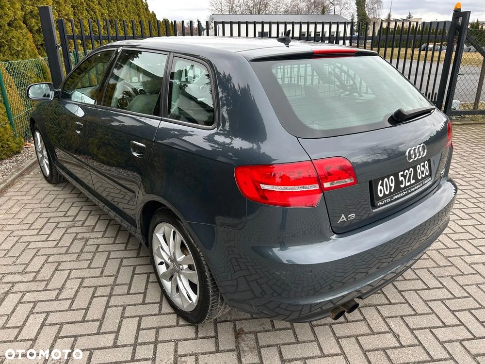 Audi A3 Sportback 2.0 TFSI quattro S tronic S line Sportpaket - 2