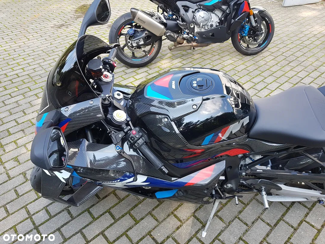 BMW S - 9