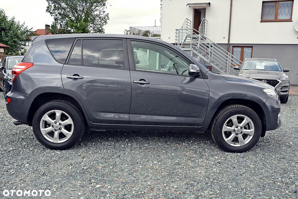 Toyota RAV4 2.2 D-4D Sol - 9
