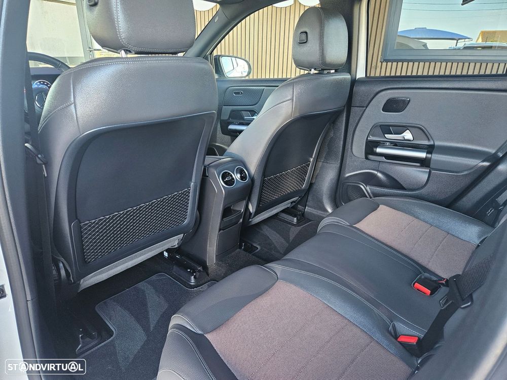 Mercedes-Benz EQA 300 4Matic Electric Art - 35