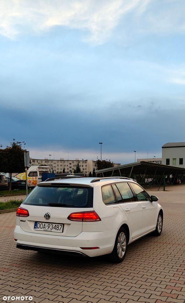 Volkswagen Golf - 6