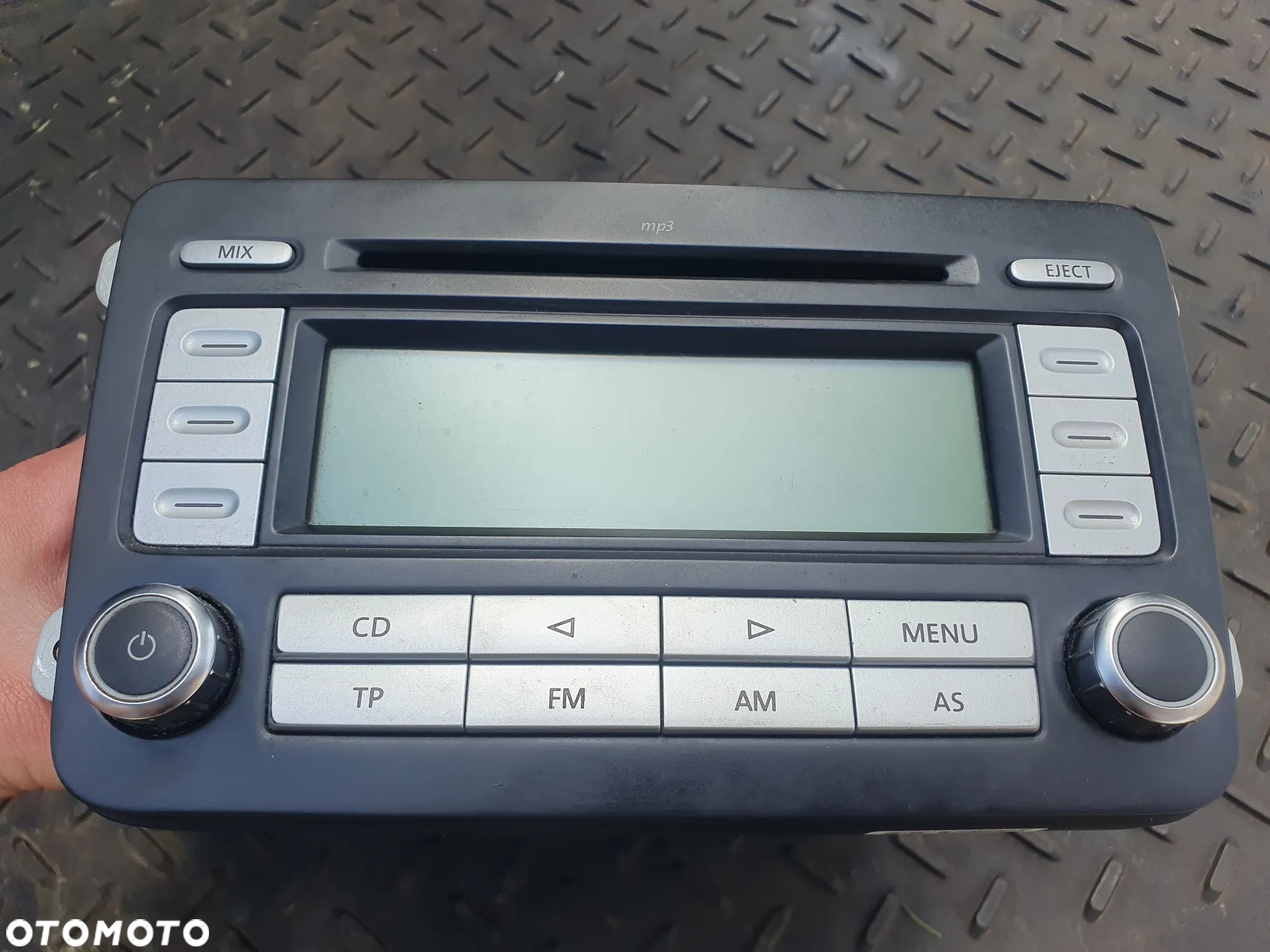 VOLKSWAGEN RADIO FABRYCZNE CD 1K0035186AD RADIOODTWARZACZ CADDY III GOLF V PASSAT B6 TOURAN I - 2