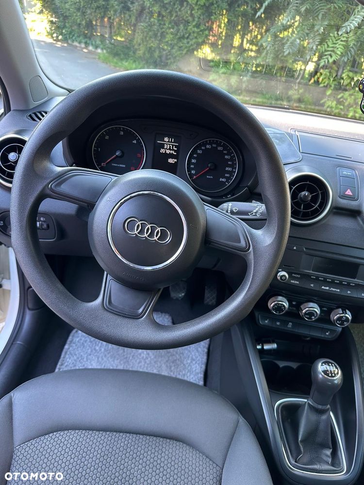 Audi A1 1.6 TDI Ambition - 16