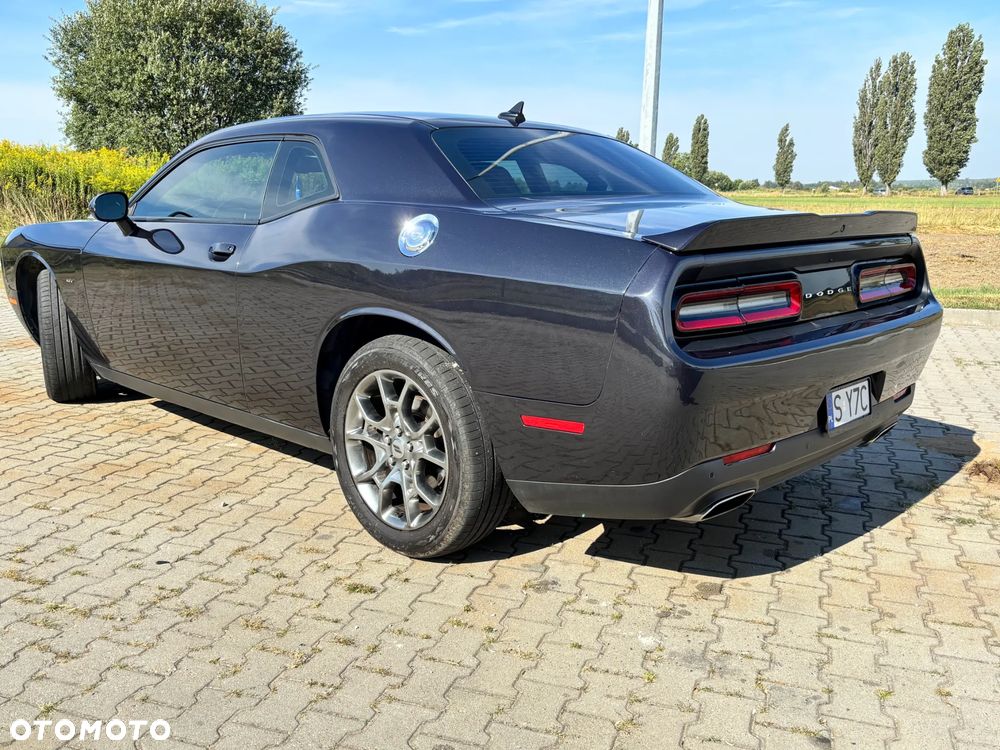 Dodge Challenger - 7