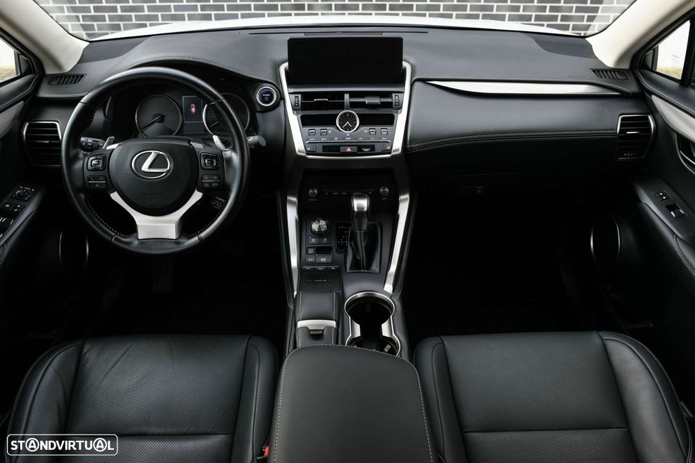 Lexus NX 300h Executive+ - 13