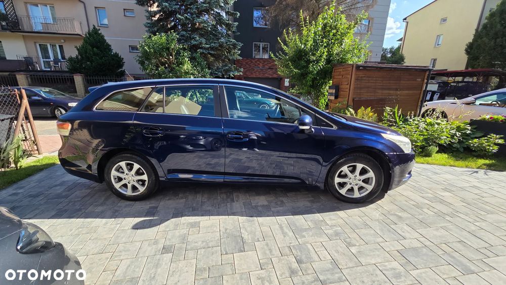 Toyota Avensis - 1