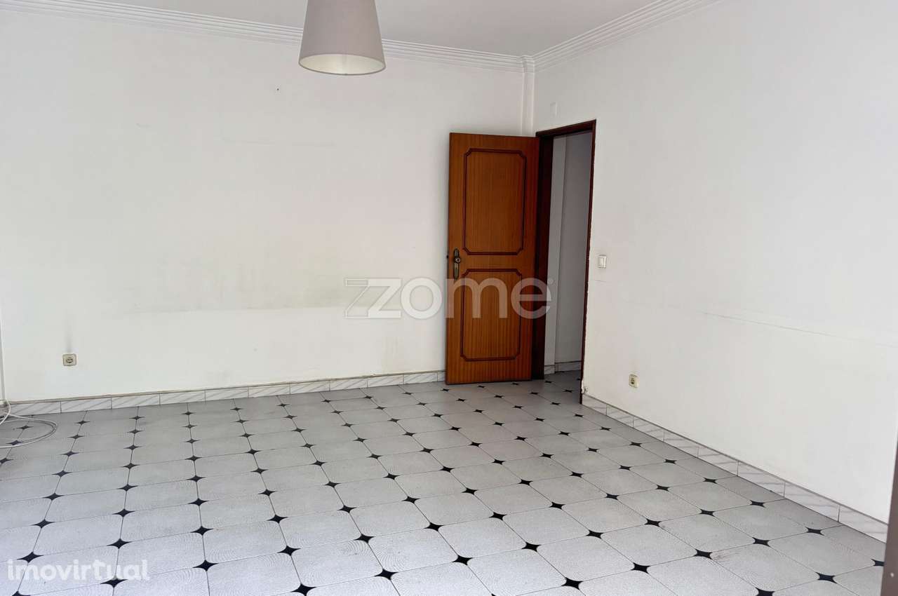 Apartamento T2 com Arrecadação na Rua da Liberdade - Grande imagem: 2/26