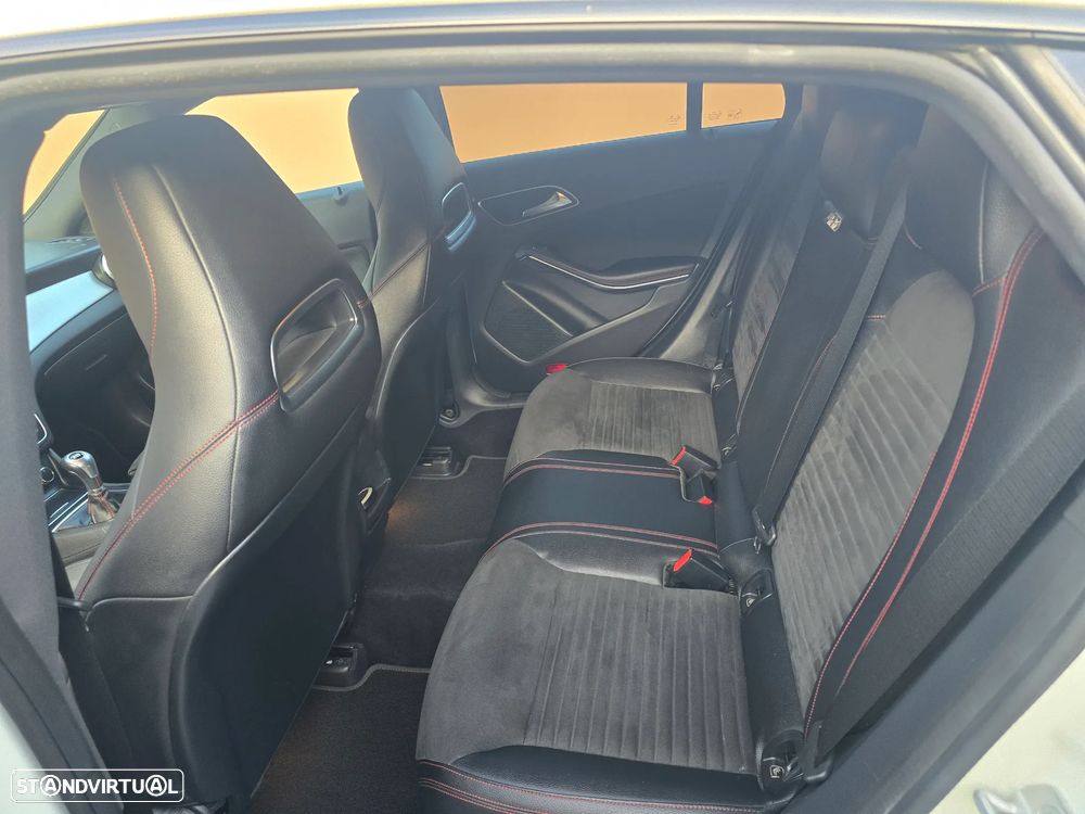 Mercedes-Benz CLA 180 - 6