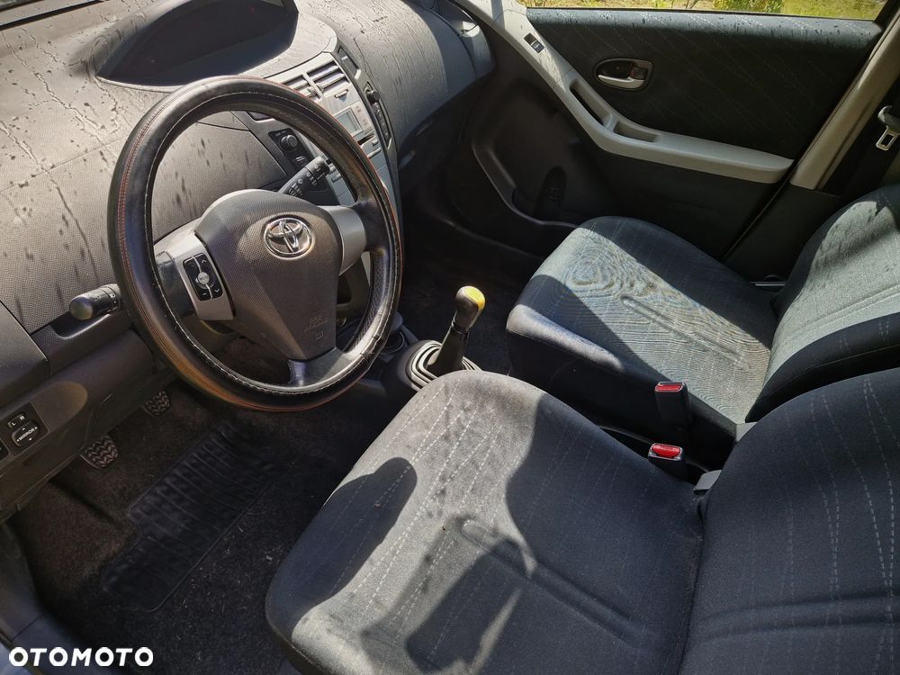 Toyota Yaris 1.3 Luna - 17
