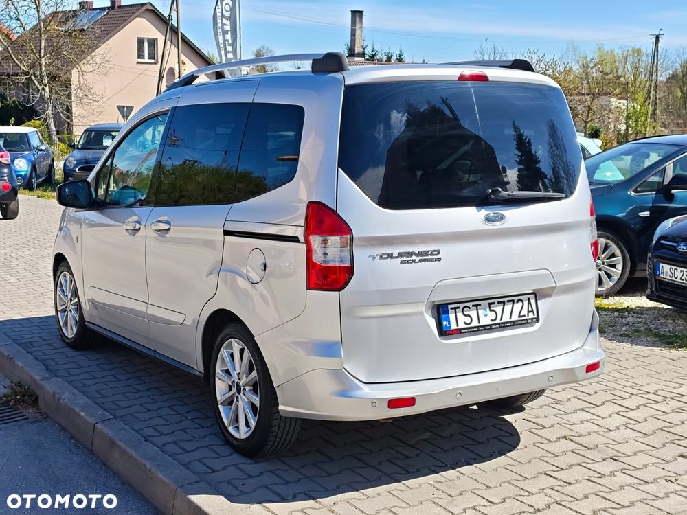 Ford Tourneo Courier 1.5 TDCi Titanium - 5