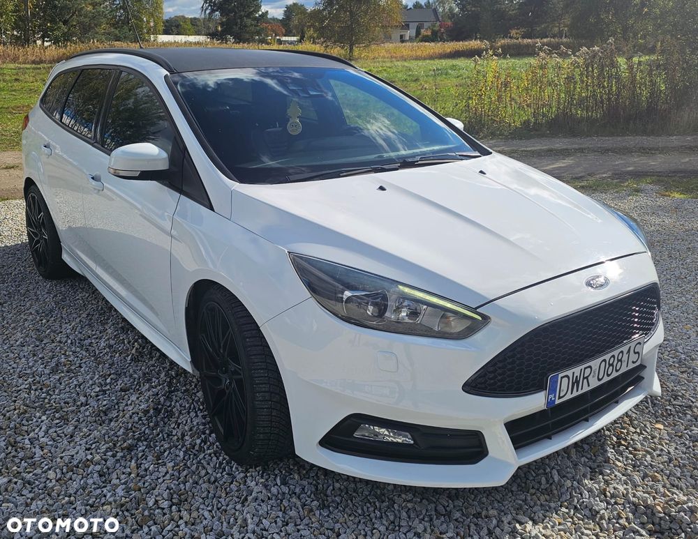 Ford Focus Turnier 2.0 EcoBoost ST mit Leder-Sport-Paket - 3