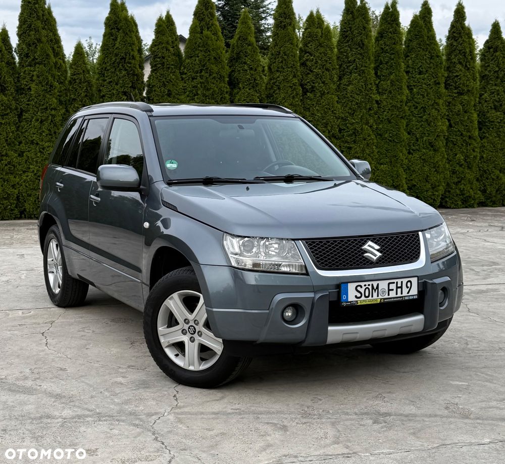 Suzuki Grand Vitara 2.0 Comfort Family - 1