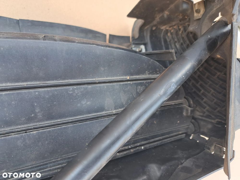 Pas przedni kierownica powietrza M Pakiet żaluzja roleta BMW E60 E61 3,0d - 6