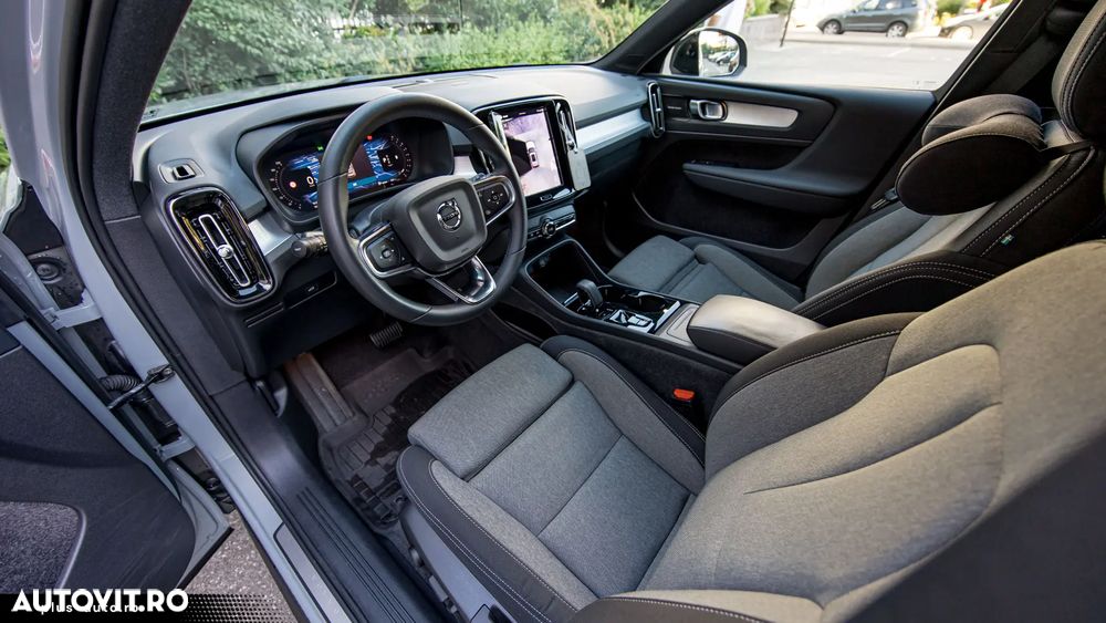 VOLVO XC40 2023 — imagine 9