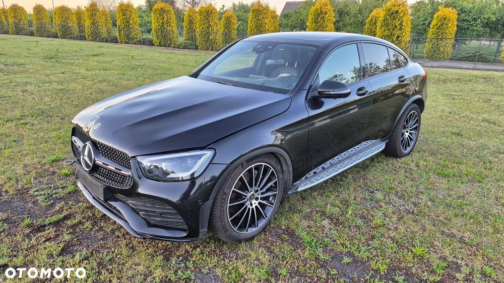 Mercedes-Benz GLC 300 d 4Matic 9G-TRONIC AMG Line - 2