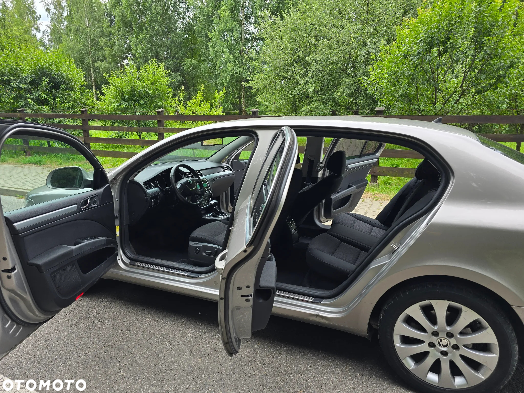 Skoda Superb 2.0 TDI Ambition DSG - 18
