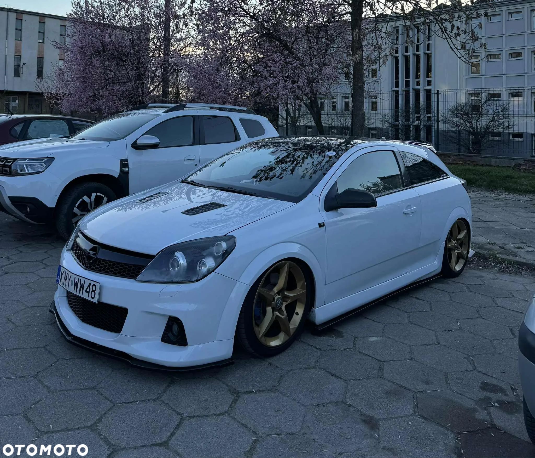 Opel Astra III GTC 2.0 T OPC - 1