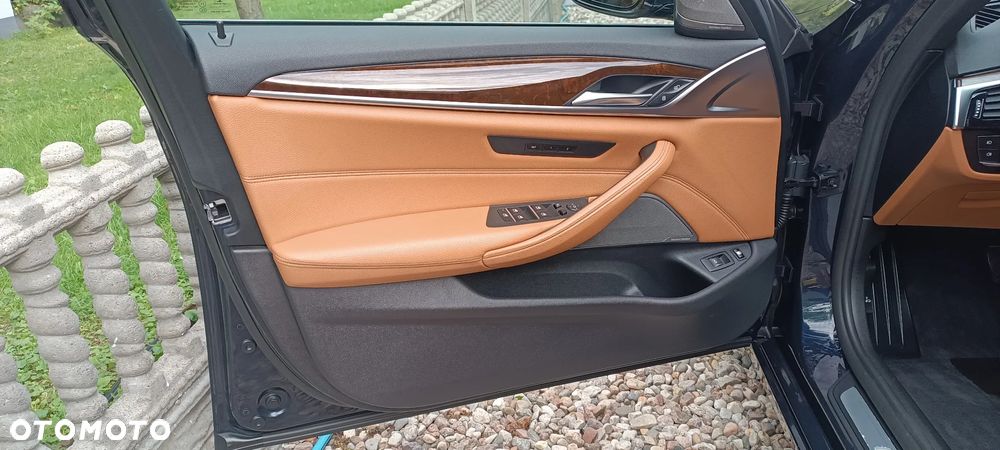 BMW Seria 5 530e iPerformance Luxury Line - 25