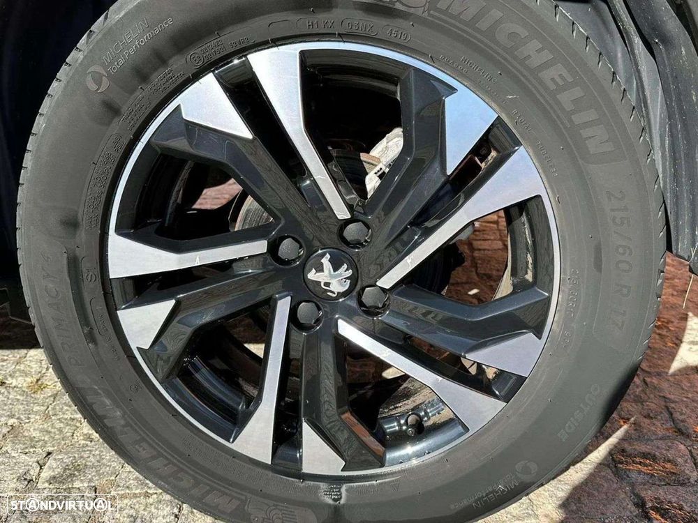 Peugeot 2008 1.2 PureTech Allure - 17