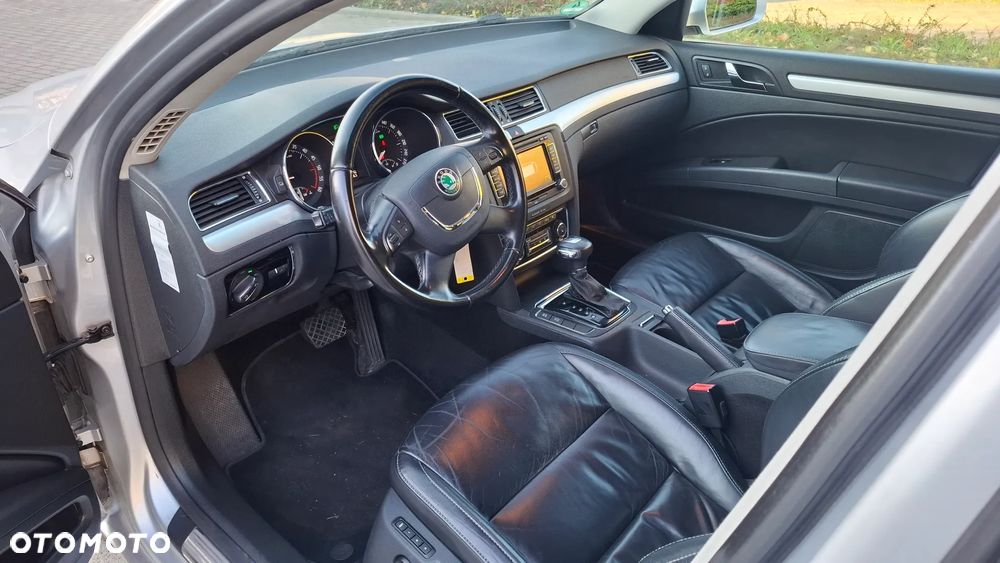 Skoda Superb 2.0 TDI DSG Exclusive - 8