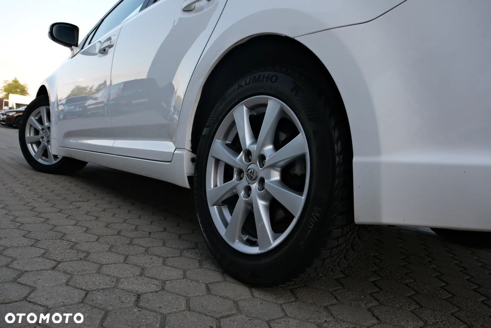 Toyota Avensis 1.8 Luna - 15