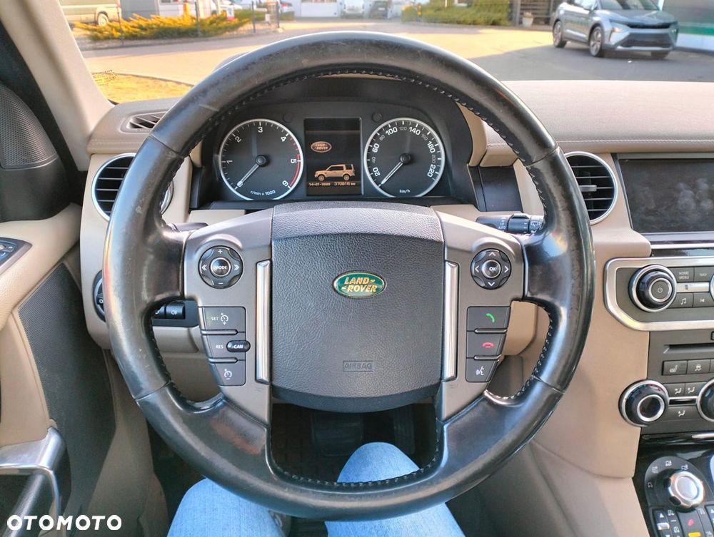 Land Rover Discovery 2.7D V6 HSE - 27