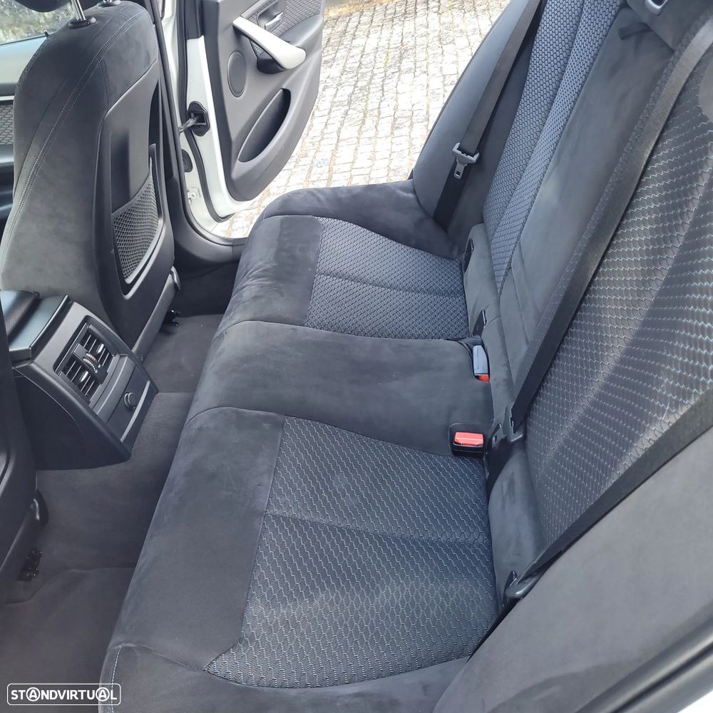 BMW 320 d Auto Pack M - 15