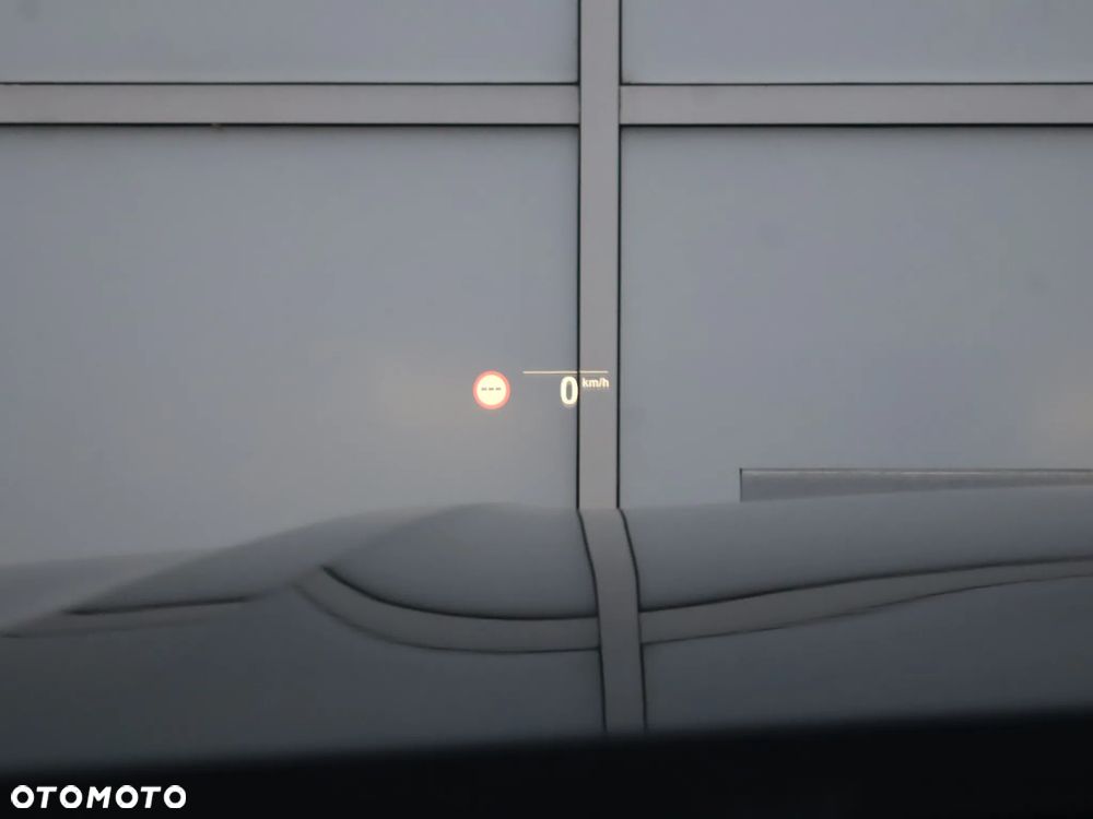 BMW Seria 7 750i xDrive sport - 33