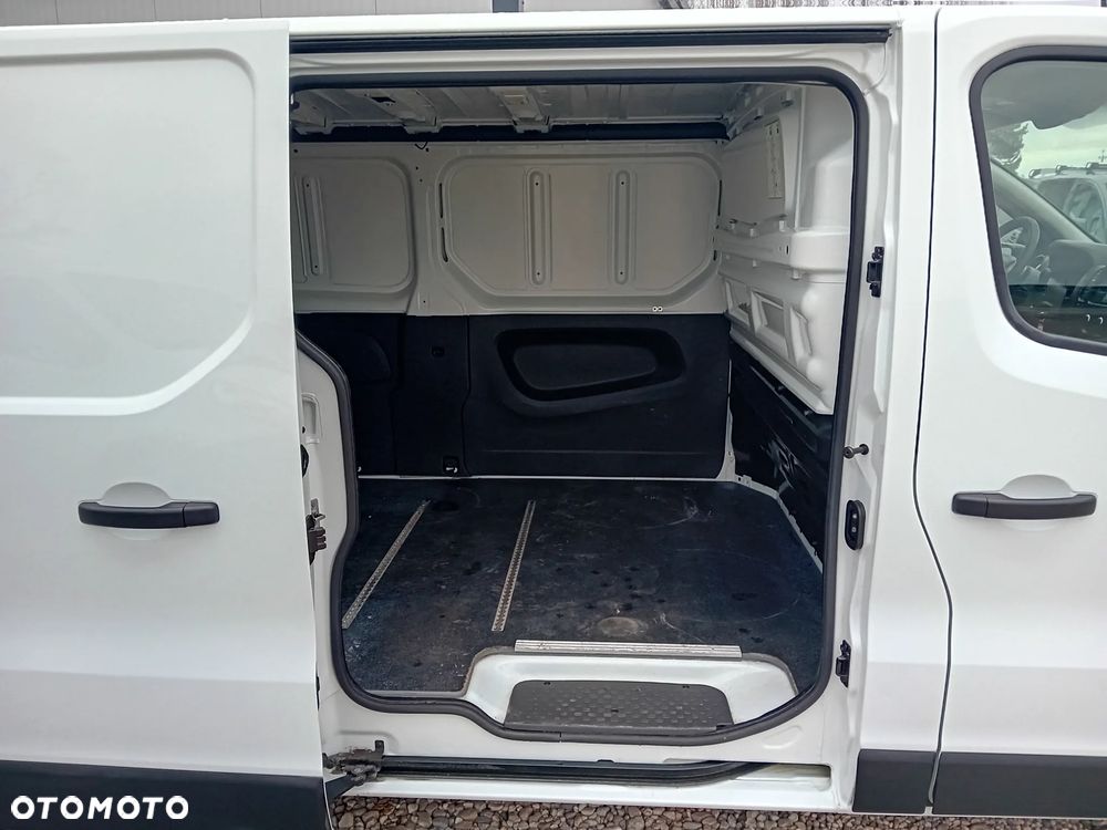 Renault Trafic - 12