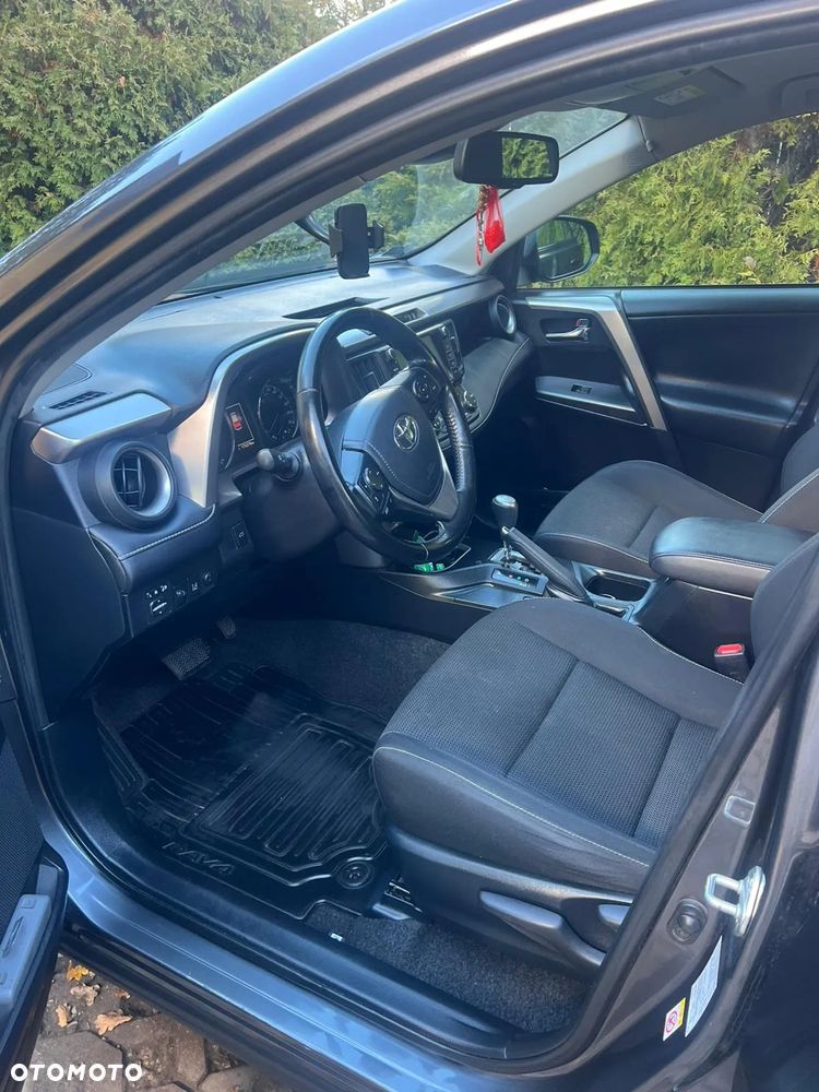 Toyota RAV4 - 7