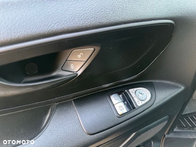 Mercedes-Benz VITO 5 OSÓB 2xKLiMA SKÓRA NAWi ASYSTENT - 35