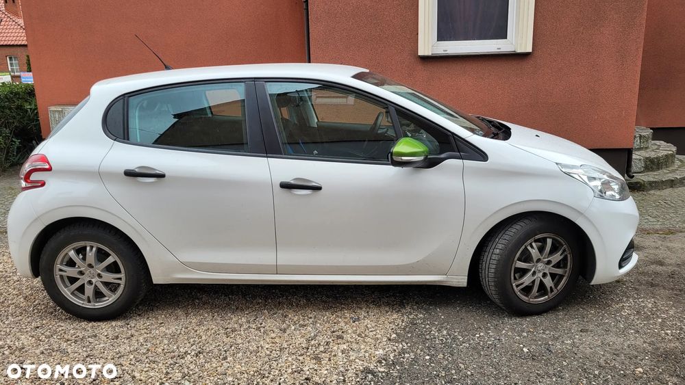 Peugeot 208 - 3