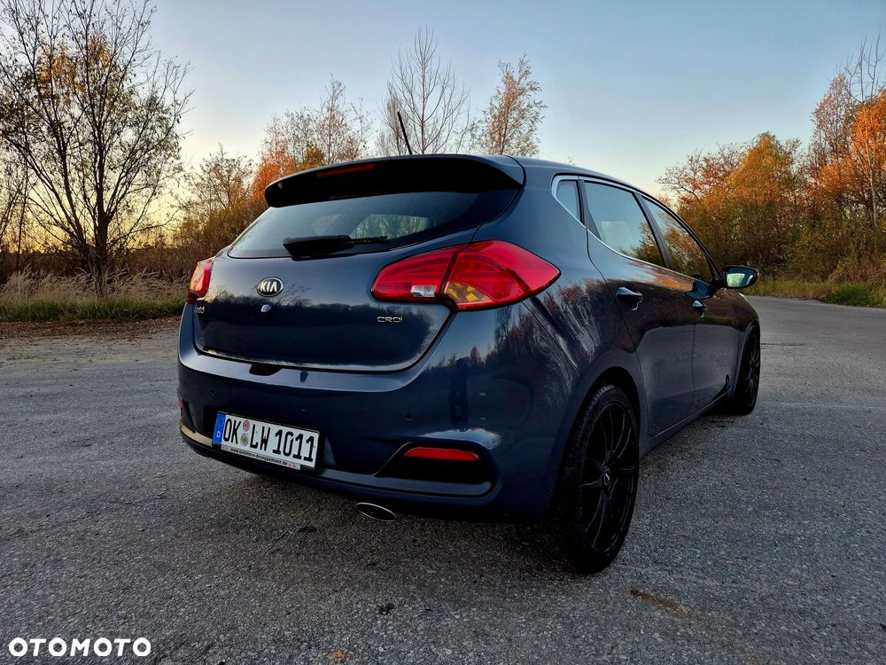 Kia Ceed 1.6 CRDi 128 Dream-Team Edition - 4