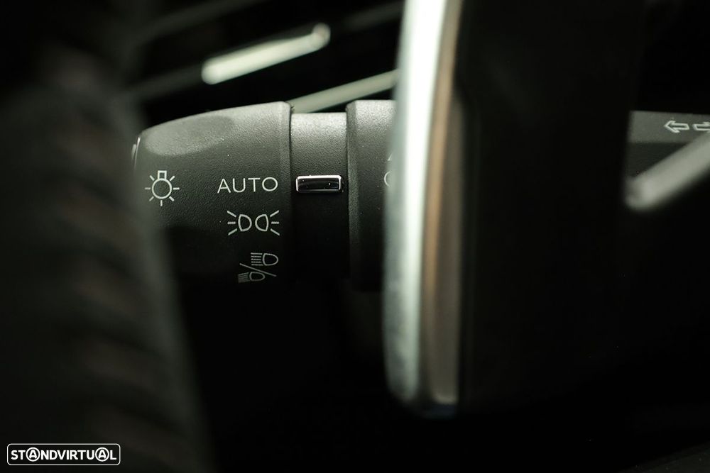 Peugeot 3008 1.6 Hybrid Allure e-EAT8 - 17